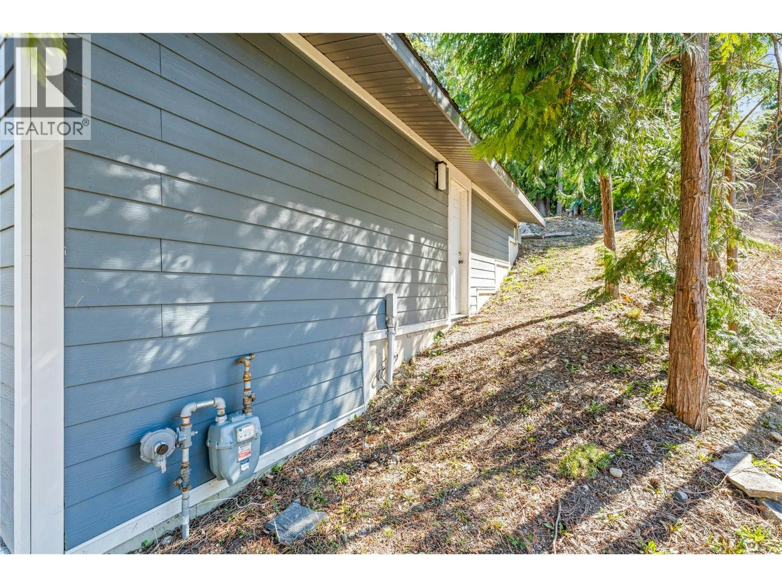 3071 Cedar Drive, Blind Bay, BC, V0E 2W2 - 6