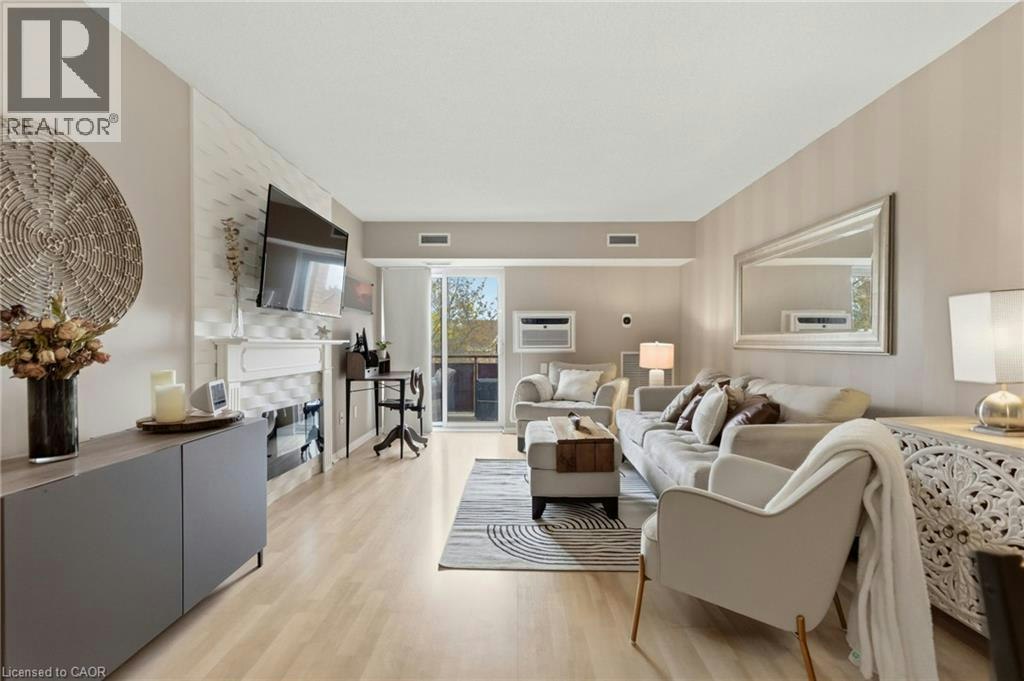 302C-211 Forum Drive, Mississauga, ON, L4Z 4C1