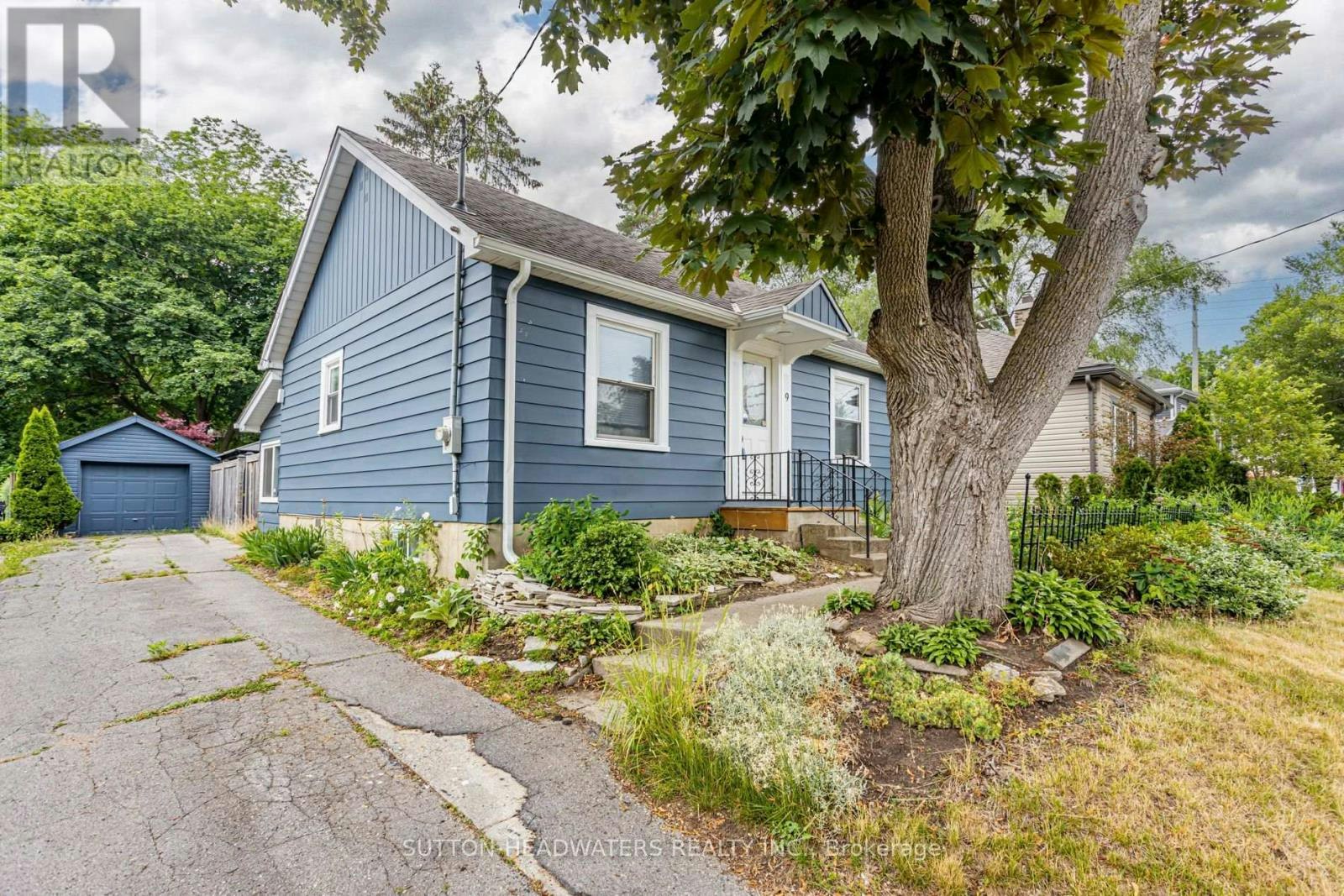 9 Forward Avenue, London, ON, N6H 1B5