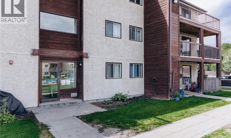 206-35 Alport Crescent