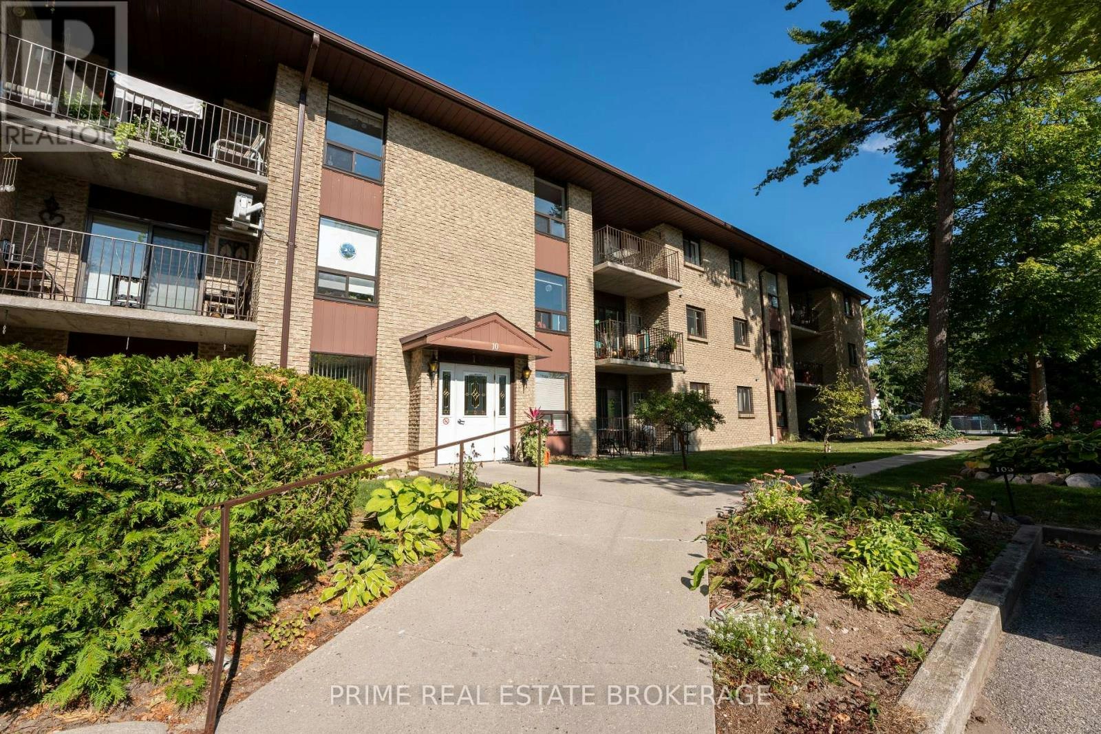 306-10 Lake Road, Lambton Shores, ON, N0M 1T0