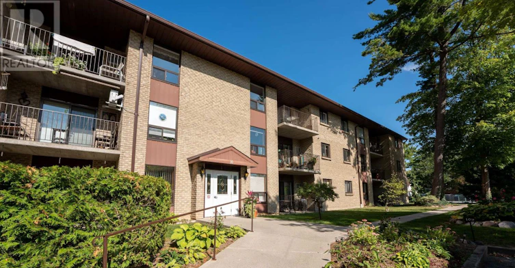 306-10 Lake Road, Lambton Shores, ON, N0M 1T0