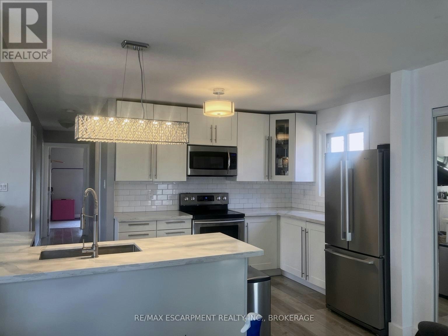 UPPER-17 Mellenby Street, Hamilton, ON, L8J 1E6 - 3