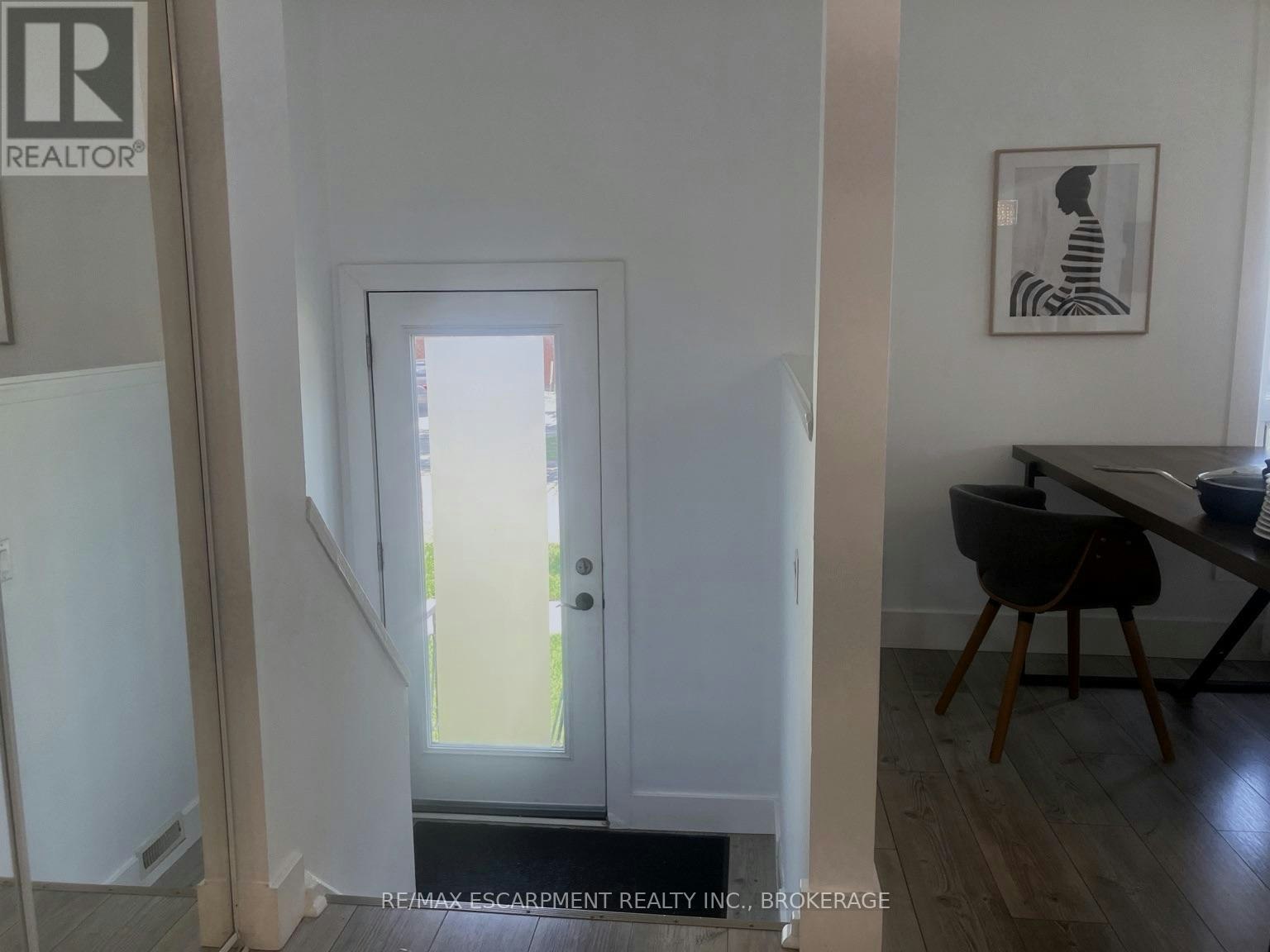 UPPER-17 Mellenby Street, Hamilton, ON, L8J 1E6 - 2