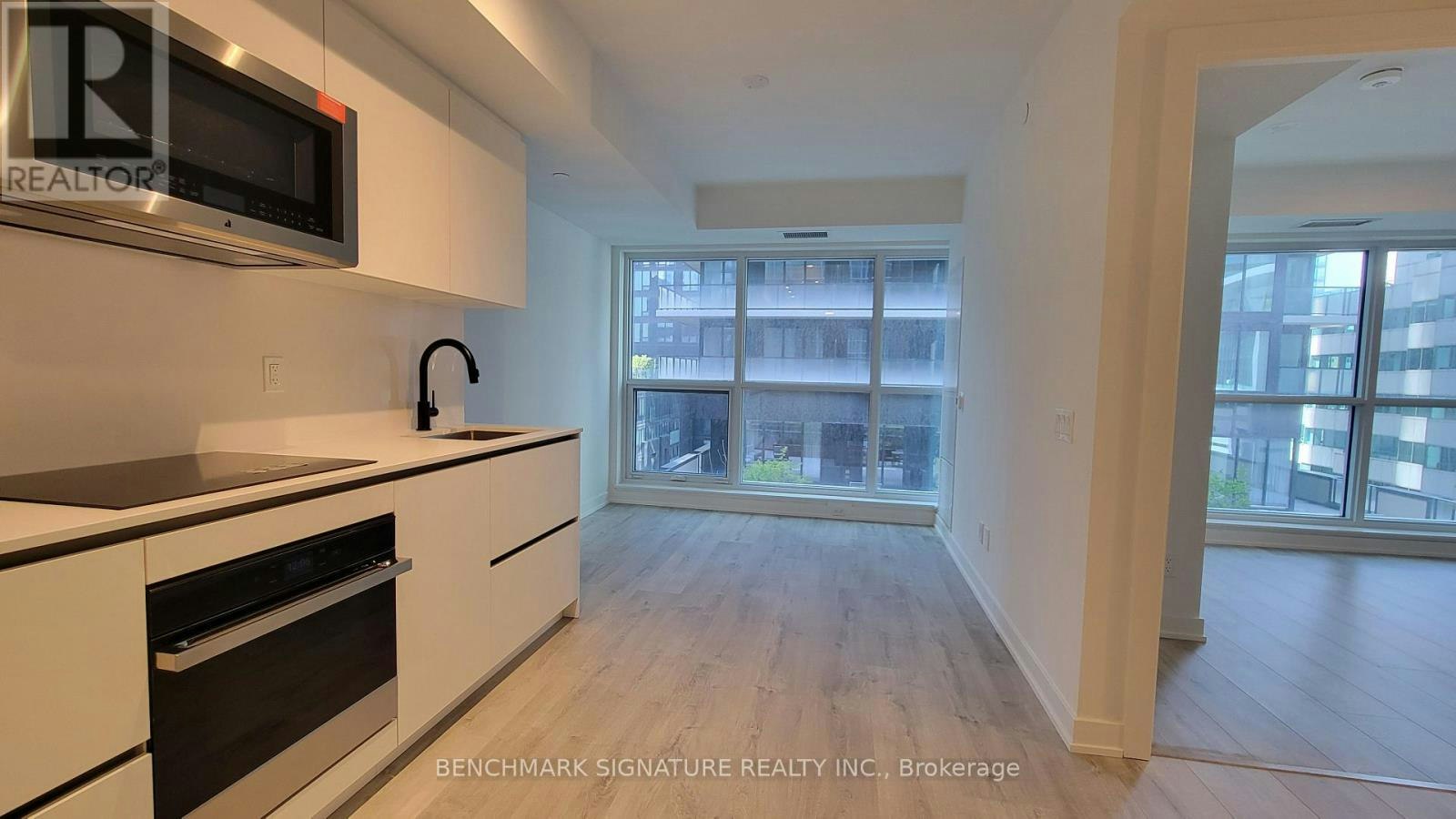 804-327 King Street, Toronto, ON, M5V 0W7 - 3
