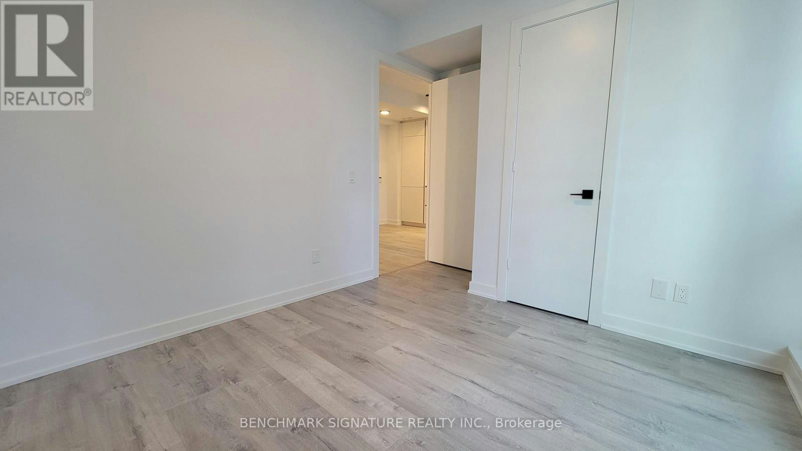 804-327 King Street, Toronto, ON, M5V 0W7 - 7
