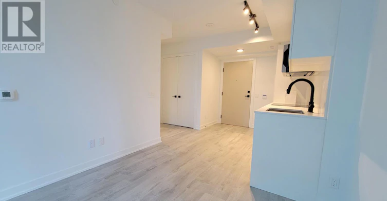 804-327 King Street, Toronto, ON, M5V 0W7 - 5