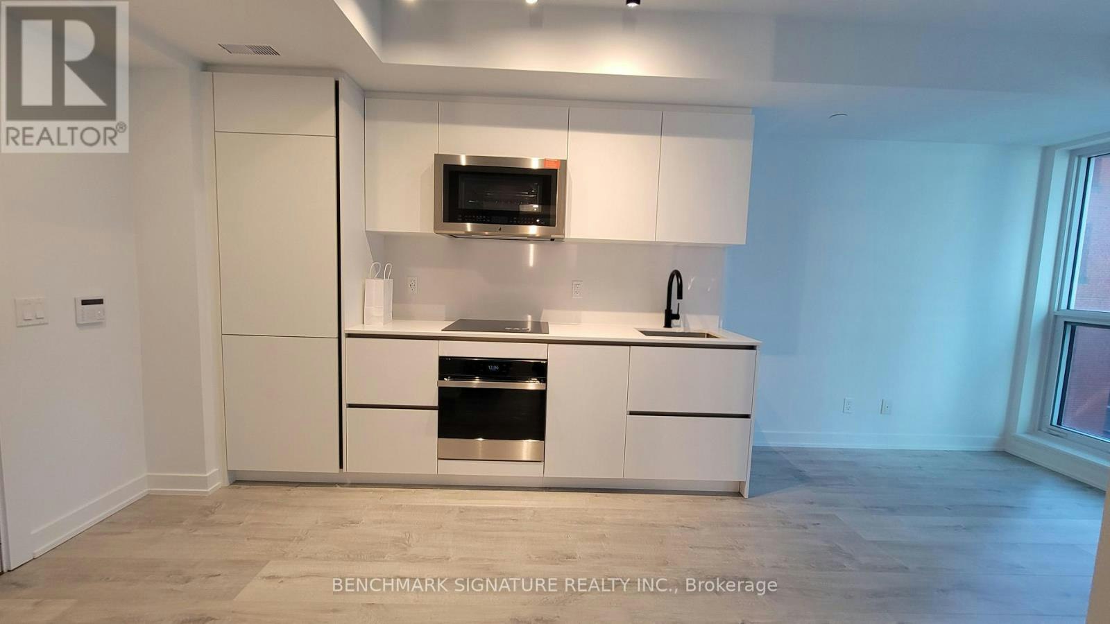 804-327 King Street, Toronto, ON, M5V 0W7 - 8