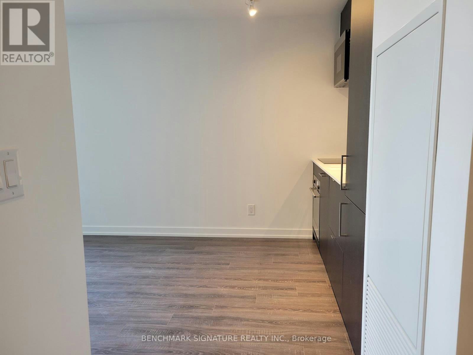 1820-20 Edward Street, Toronto, ON, M5G 1C9 - 5