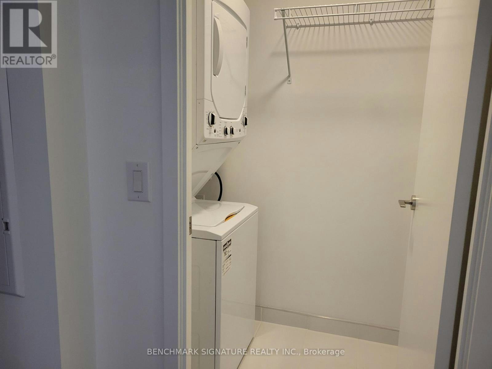1820-20 Edward Street, Toronto, ON, M5G 1C9 - 4