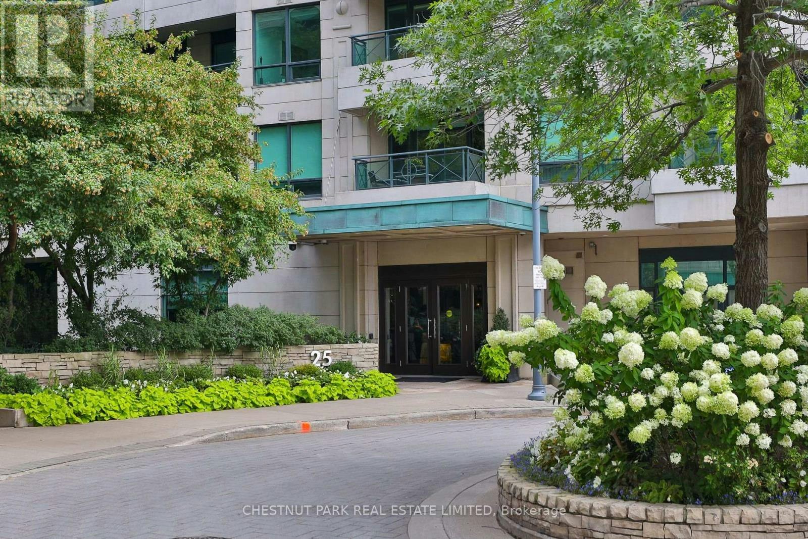 201-25 Scrivener Square, Toronto, ON, M4W 3Y6
