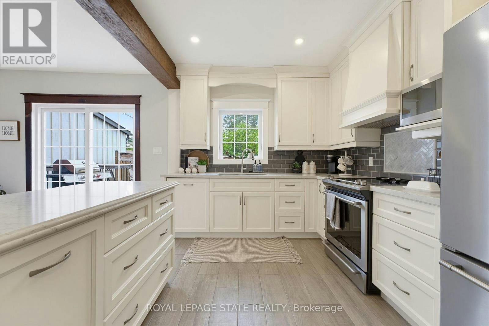 394 Charlton Avenue W, Hamilton, ON, L8P 2E7