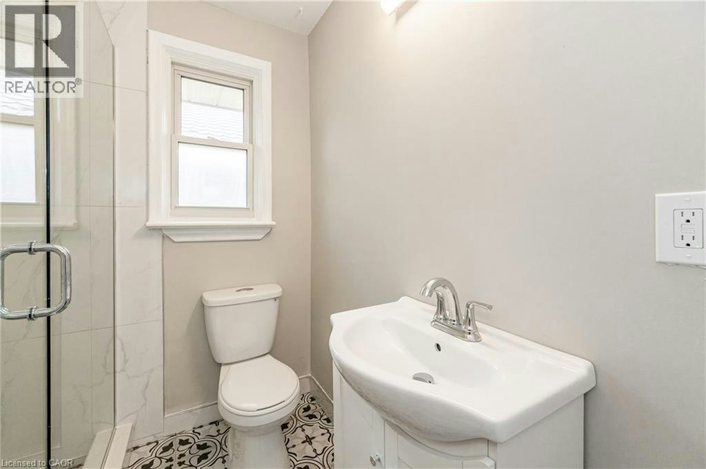 Upper-62 Sandra Avenue, Kitchener, ON, N2M 1Z6 - 18