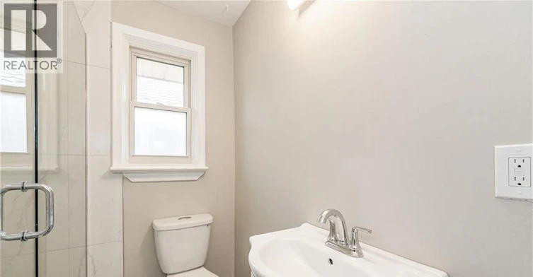 Upper-62 Sandra Avenue, Kitchener, ON, N2M 1Z6 - 18