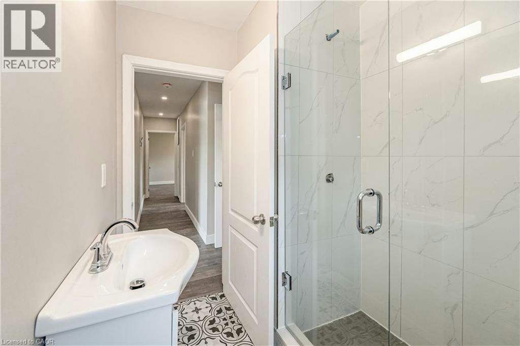 Upper-62 Sandra Avenue, Kitchener, ON, N2M 1Z6 - 19