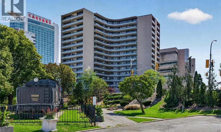 903-111 Riverside Drive East