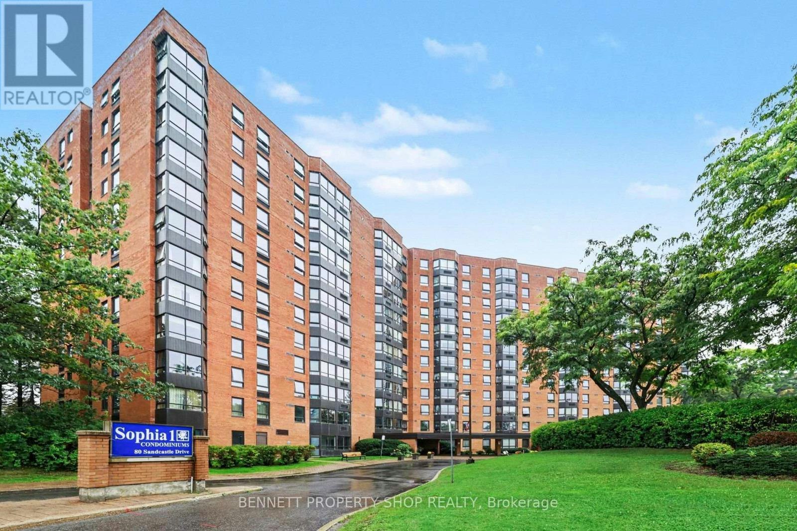 803-80 Sandcastle Drive, Ottawa, ON, K2H 9E7