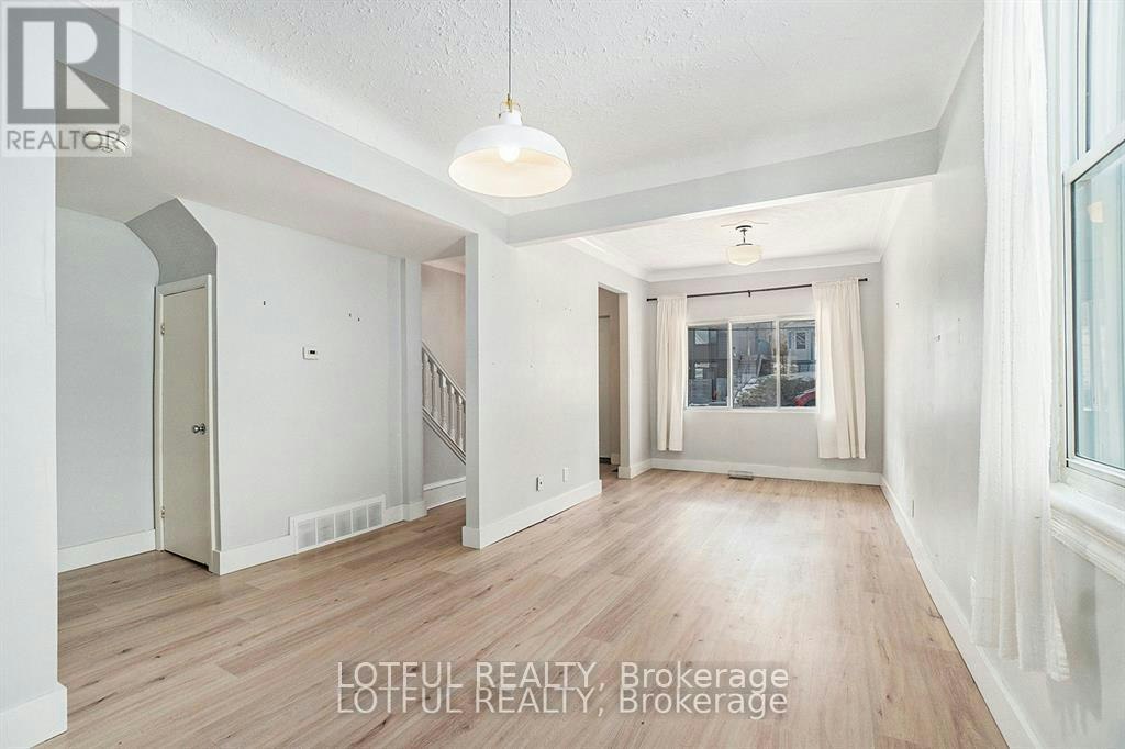 11 Champagne Avenue S, Ottawa, ON, K1S 4P1 - 3