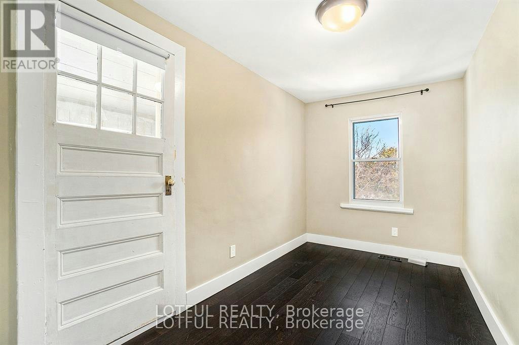 11 Champagne Avenue S, Ottawa, ON, K1S 4P1 - 2