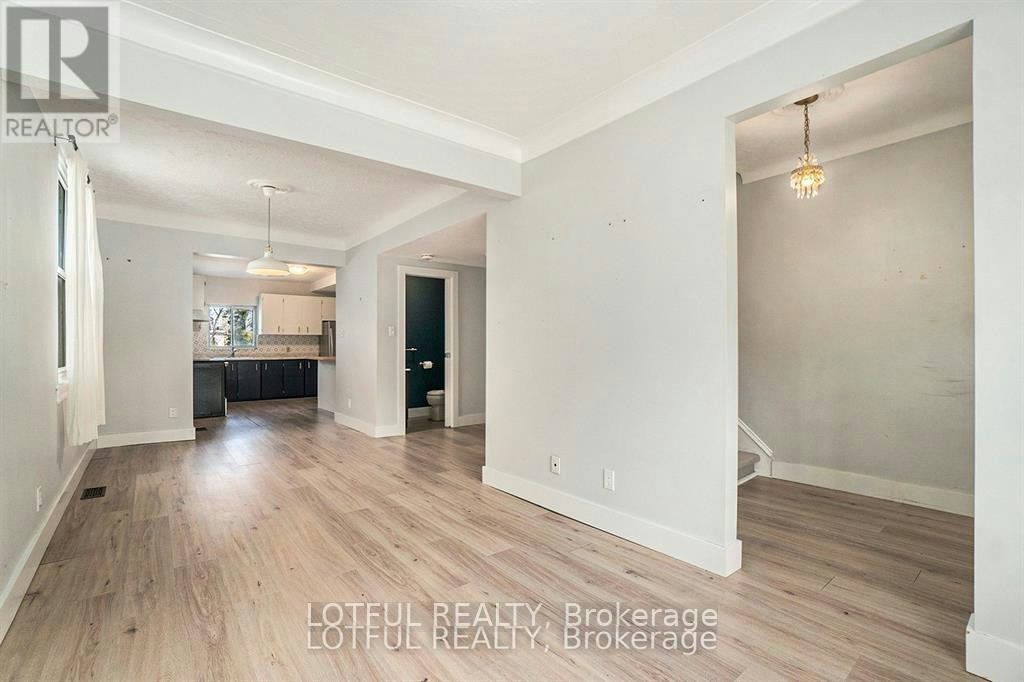 11 Champagne Avenue S, Ottawa, ON, K1S 4P1 - 4