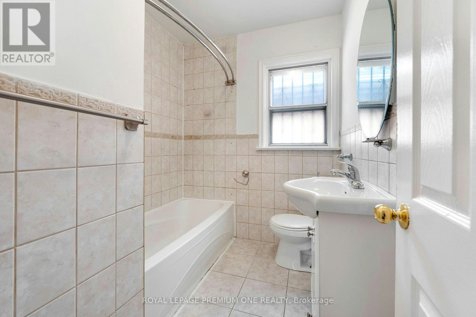 MAIN LEVEL-139 Mckee Avenue, Toronto, ON, M2N 4C5 - 12