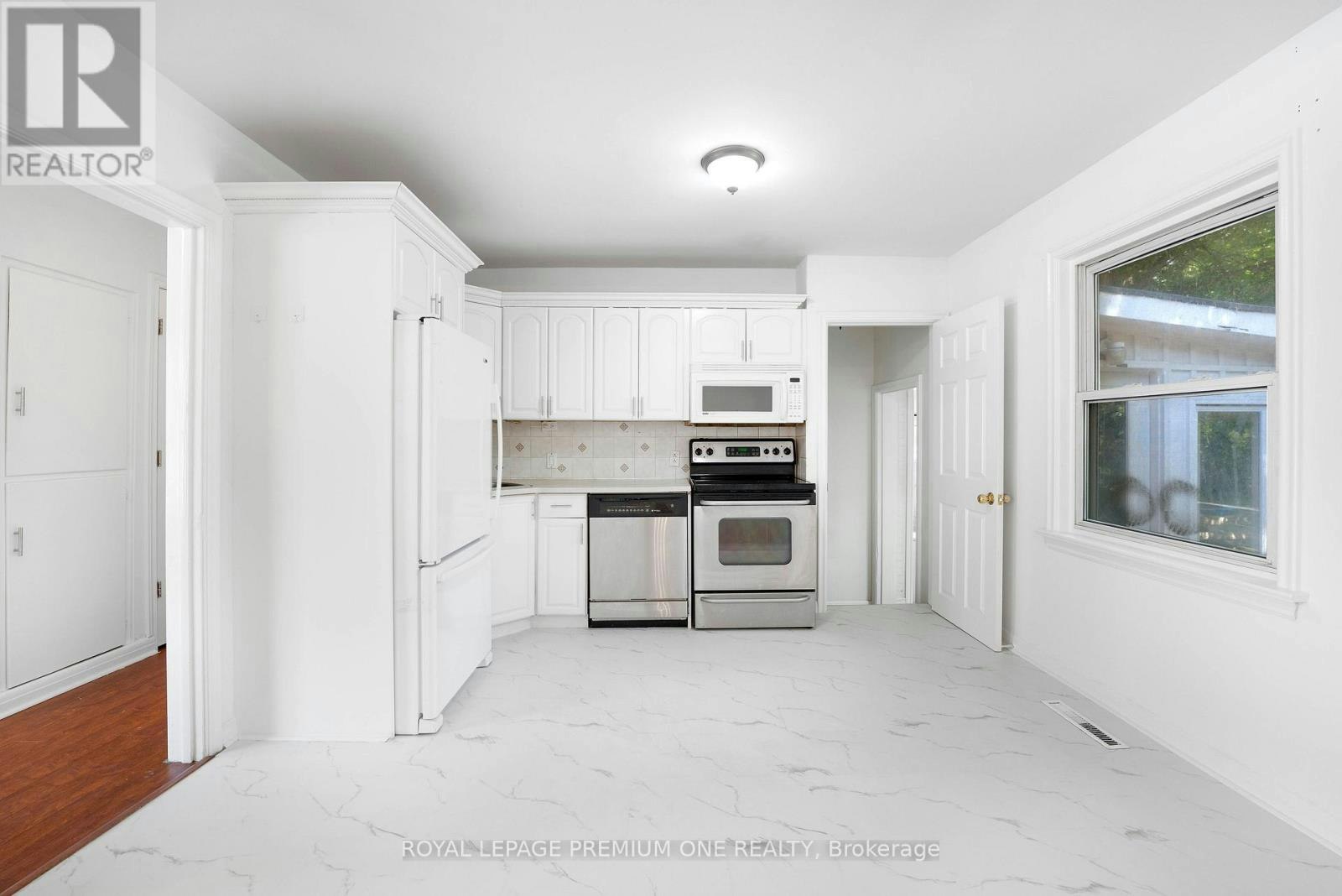 MAIN LEVEL-139 Mckee Avenue, Toronto, ON, M2N 4C5 - 3