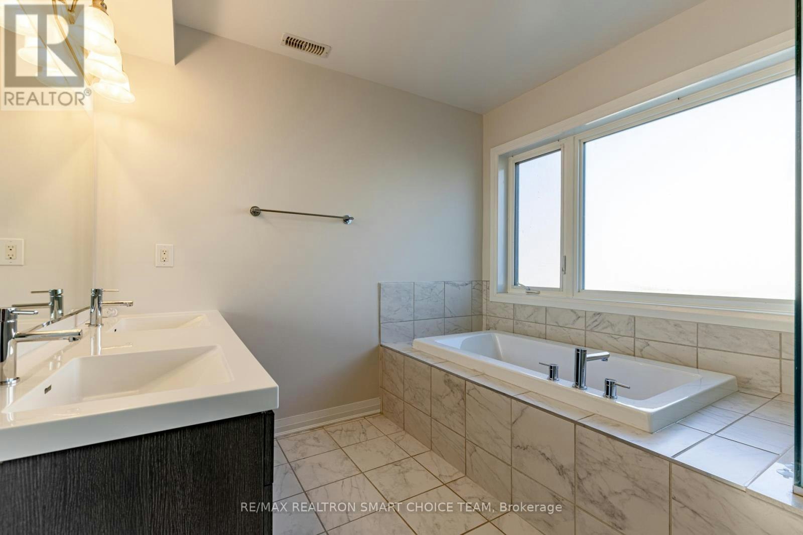 2-80 Thomas Mulholland Drive, Toronto, ON, M3K 0A5 - 17