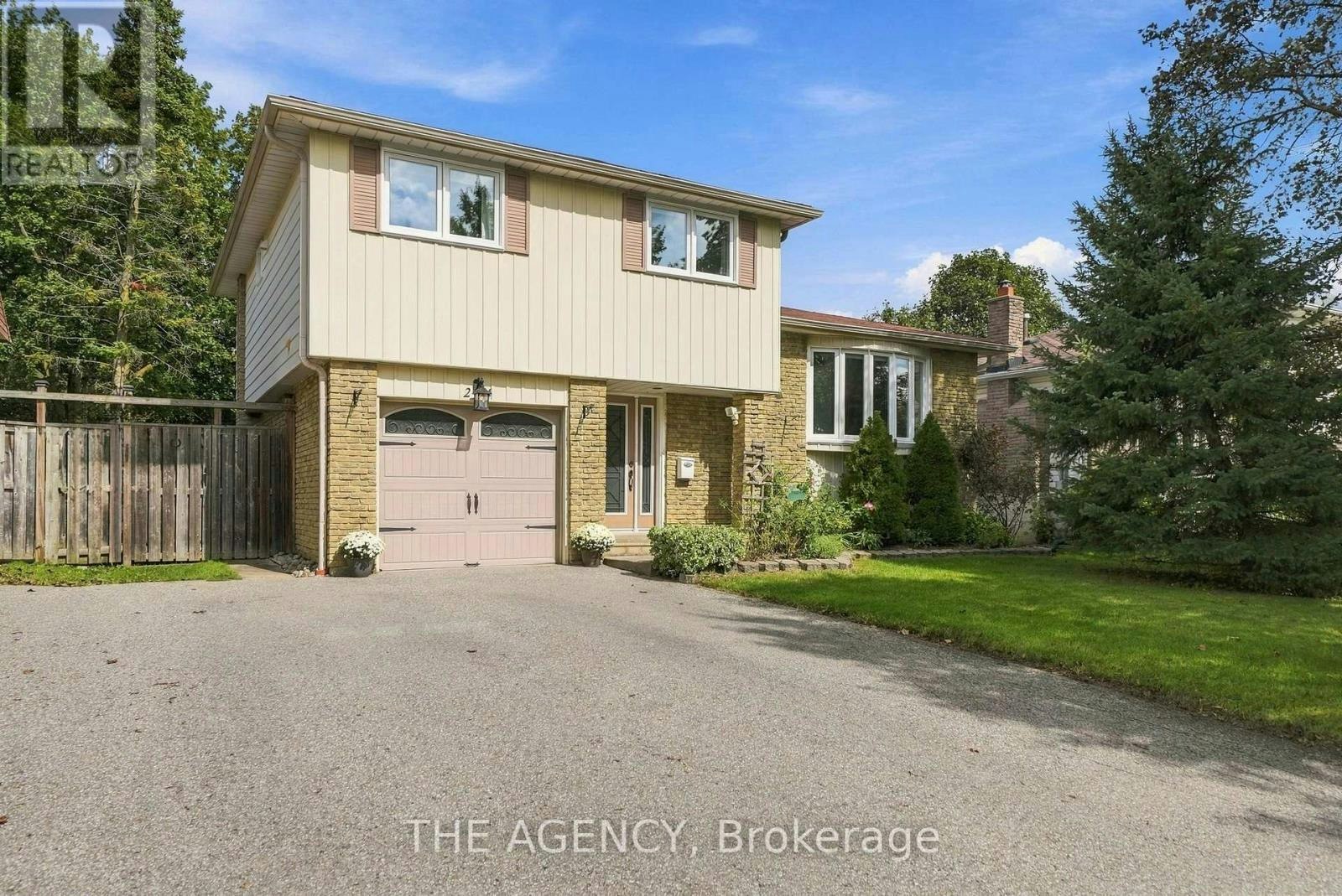 24 Jefferson Road, Brampton, ON, L6S 2G8