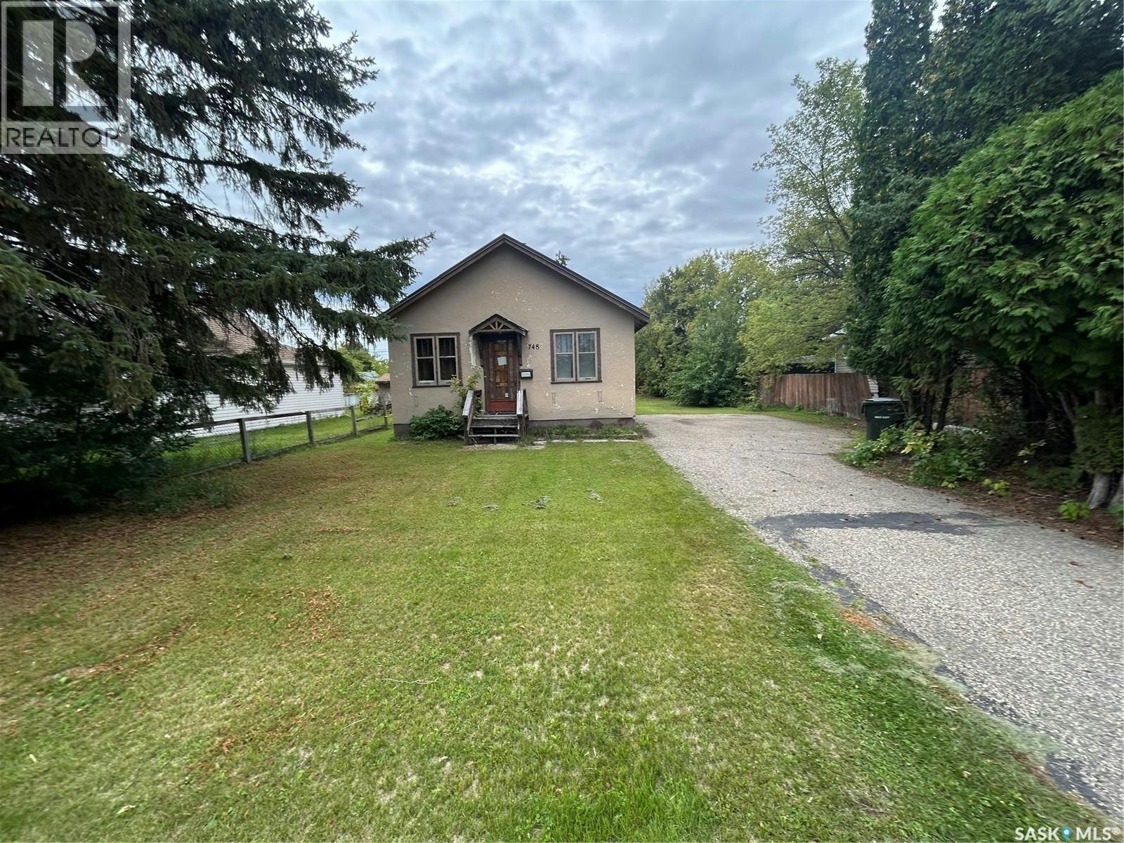 748 6th Street E, Prince Albert, SK, S6V 0N8