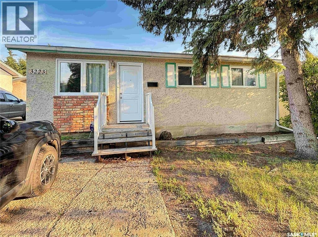 3223 Maxwell Street, Saskatoon, SK, S7L 3Y1
