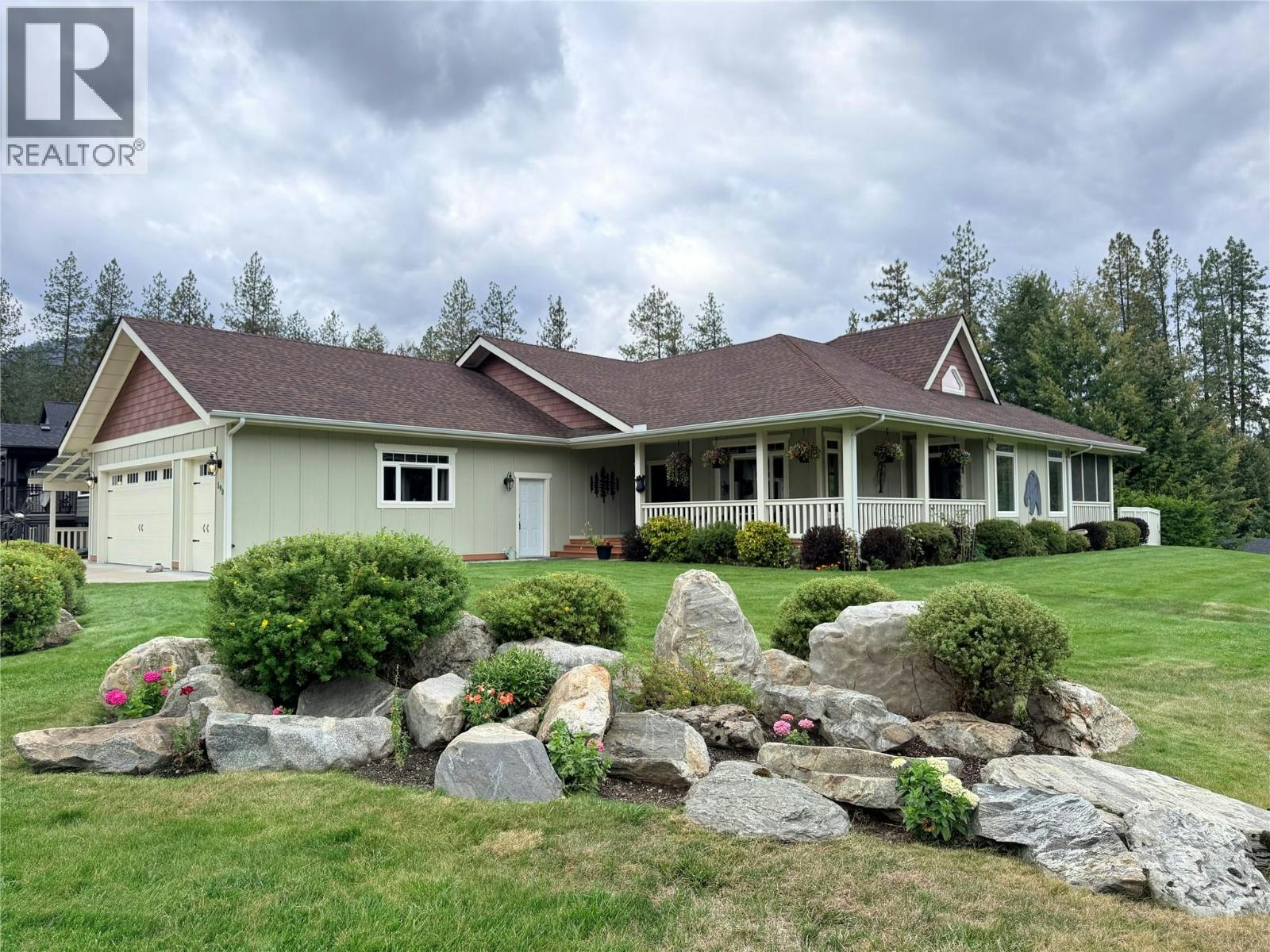 190 1st Avenue, Christina Lake, BC, V0H 1E0