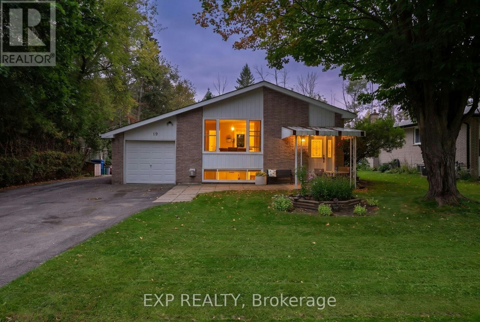 19 Faircrest Avenue, Georgina, ON, L0E 1L0