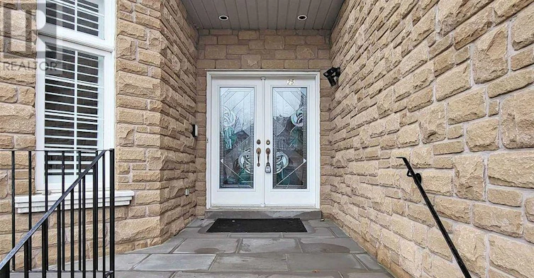 25 Greenshire Street, Richmond Hill, ON, L4B 4V3 - 2