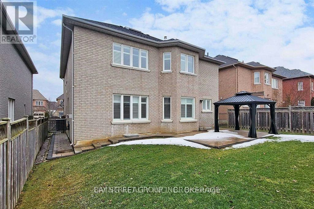 25 Greenshire Street, Richmond Hill, ON, L4B 4V3 - 3