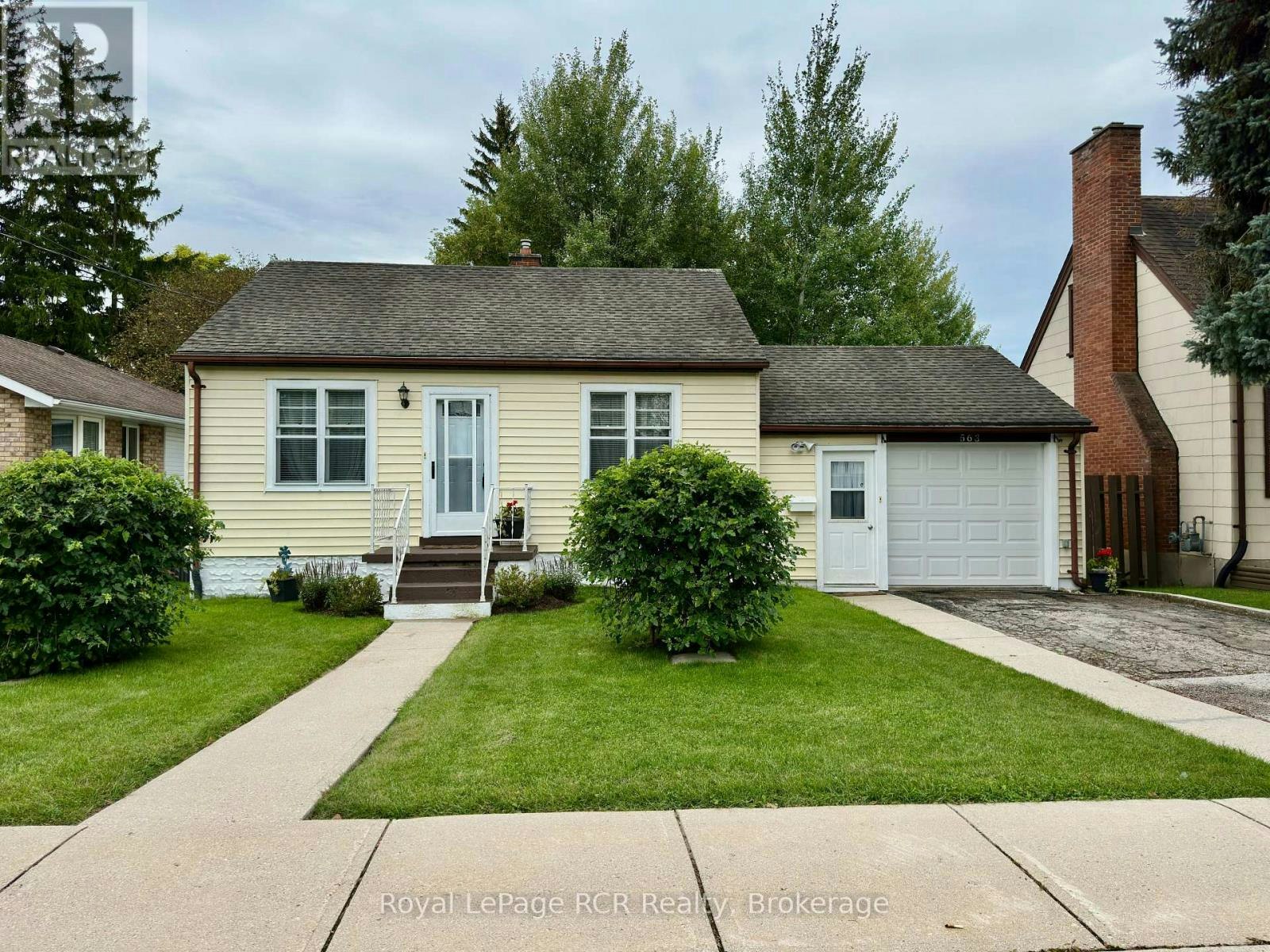 563 9th Street, Hanover, ON, N4N 1M3