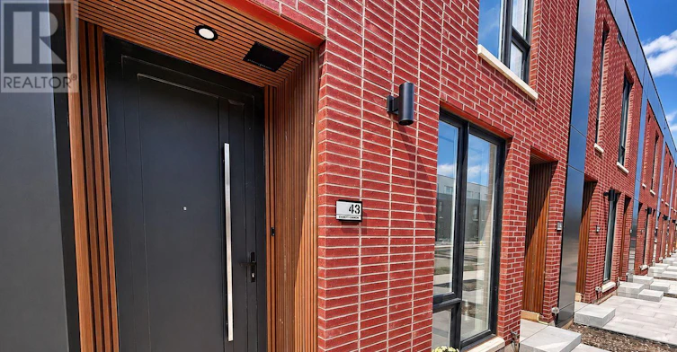43 Everett Common, St. Catharines, ON, L2P 2G3