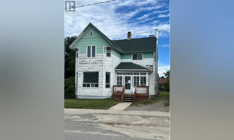 36 Lansdowne Street N