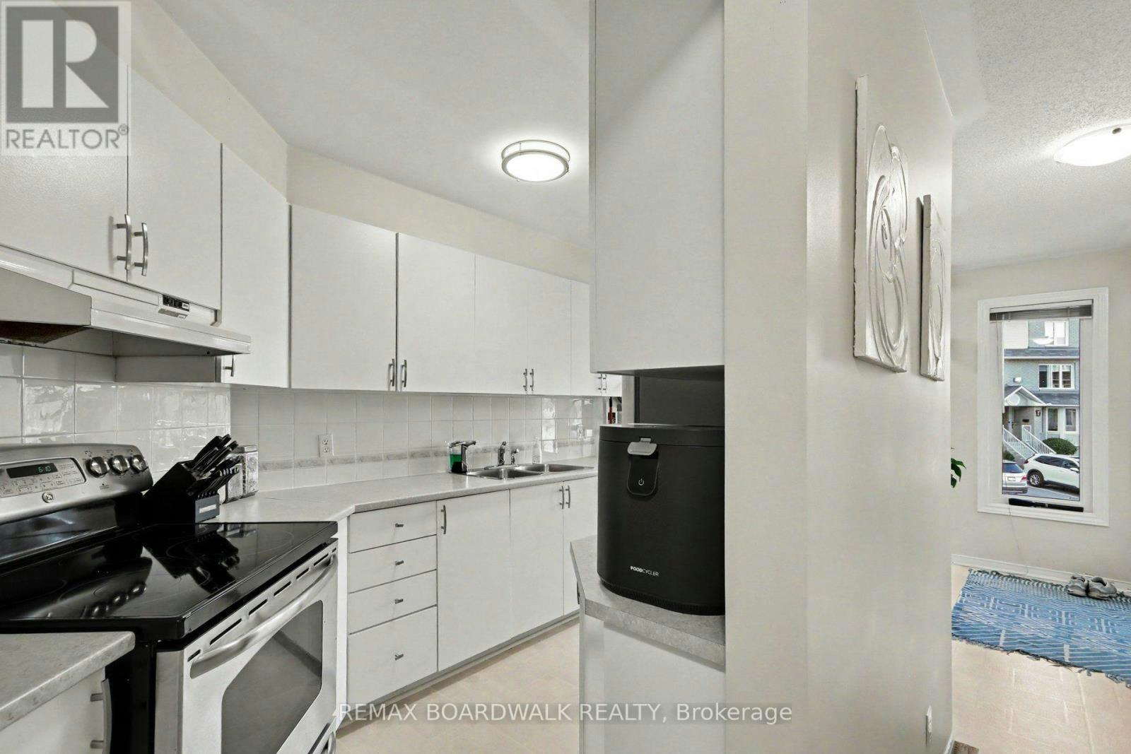 1631 Locksley Lane, Ottawa, ON, K1J 1B6 - 5