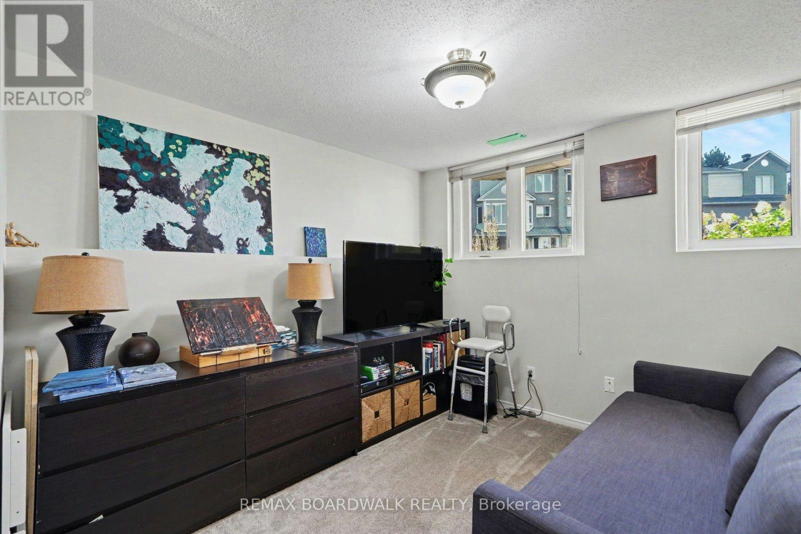 1631 Locksley Lane, Ottawa, ON, K1J 1B6 - 9