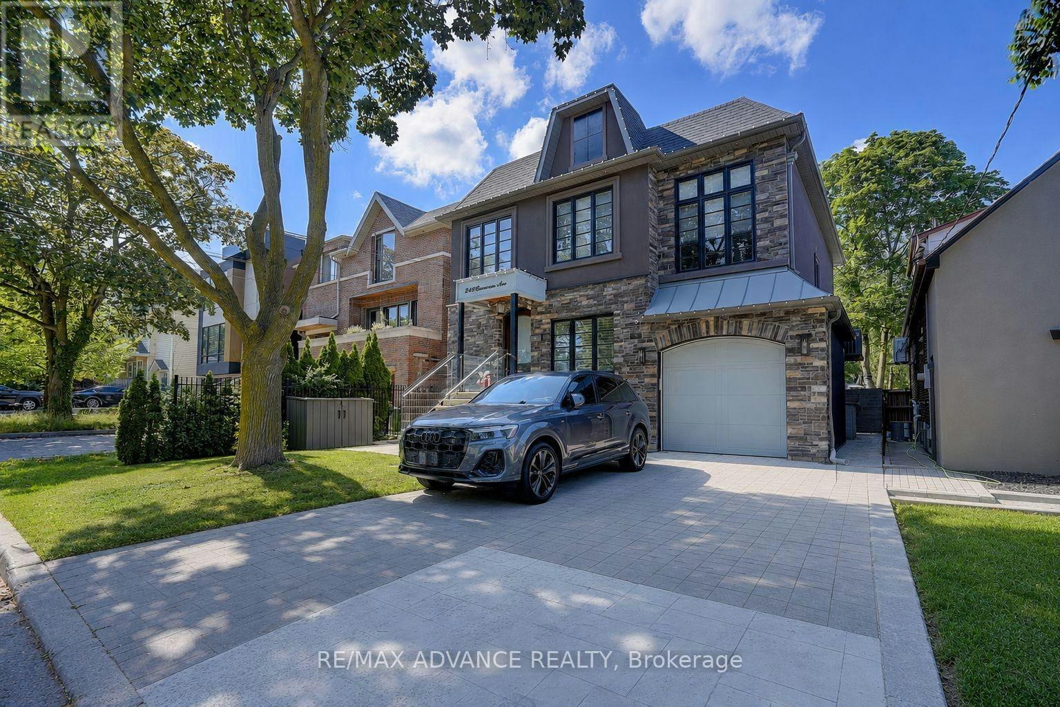 218 Cameron Avenue, Toronto, ON, M2N 1E7