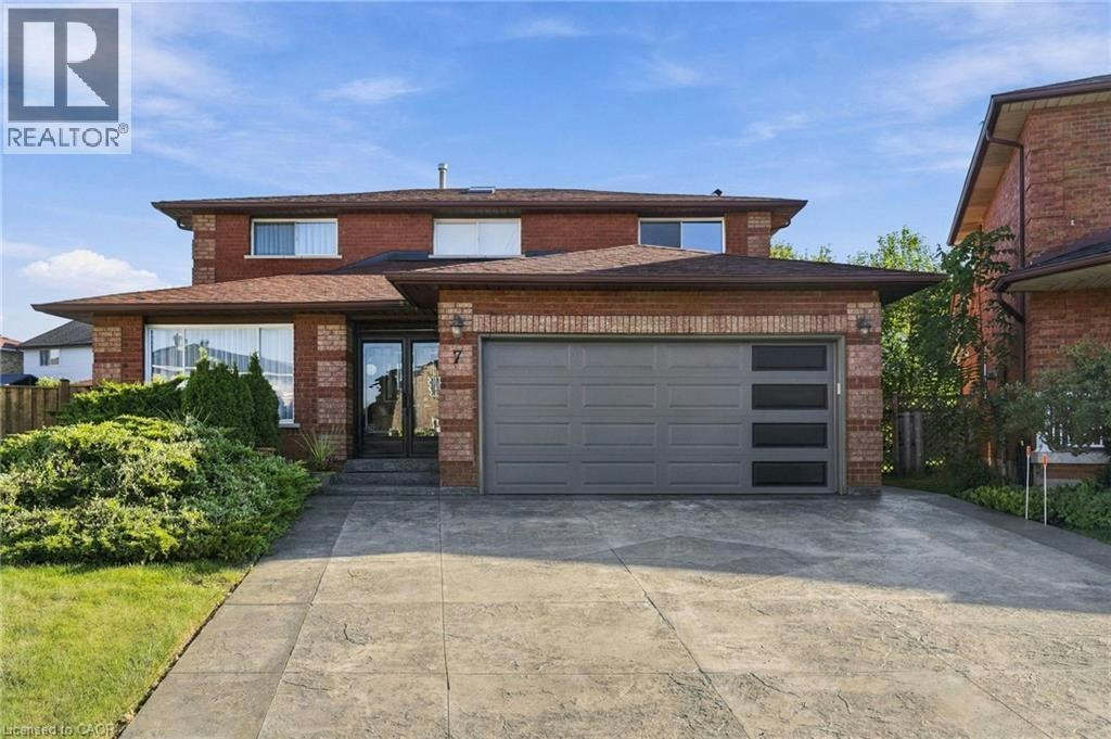 7 Argon Court, Hamilton, ON, L9C 7E5