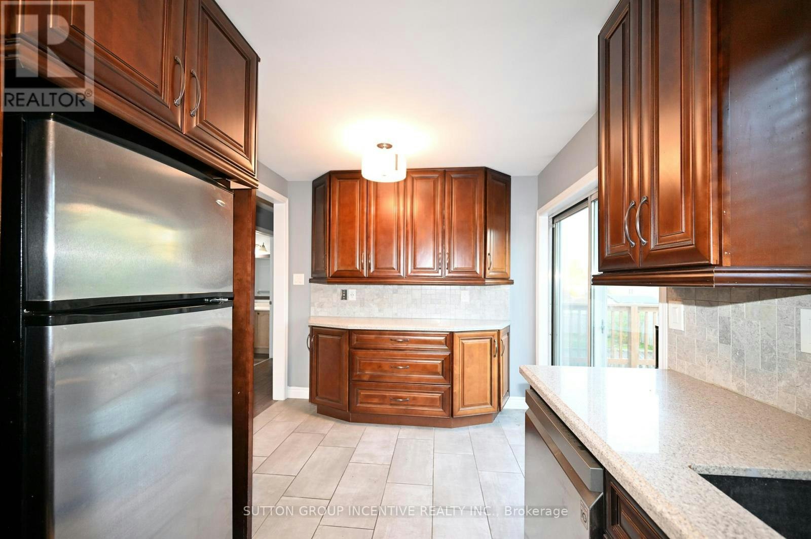 UPPER-39 Jones Drive, Barrie, ON, L4M 6H7 - 7
