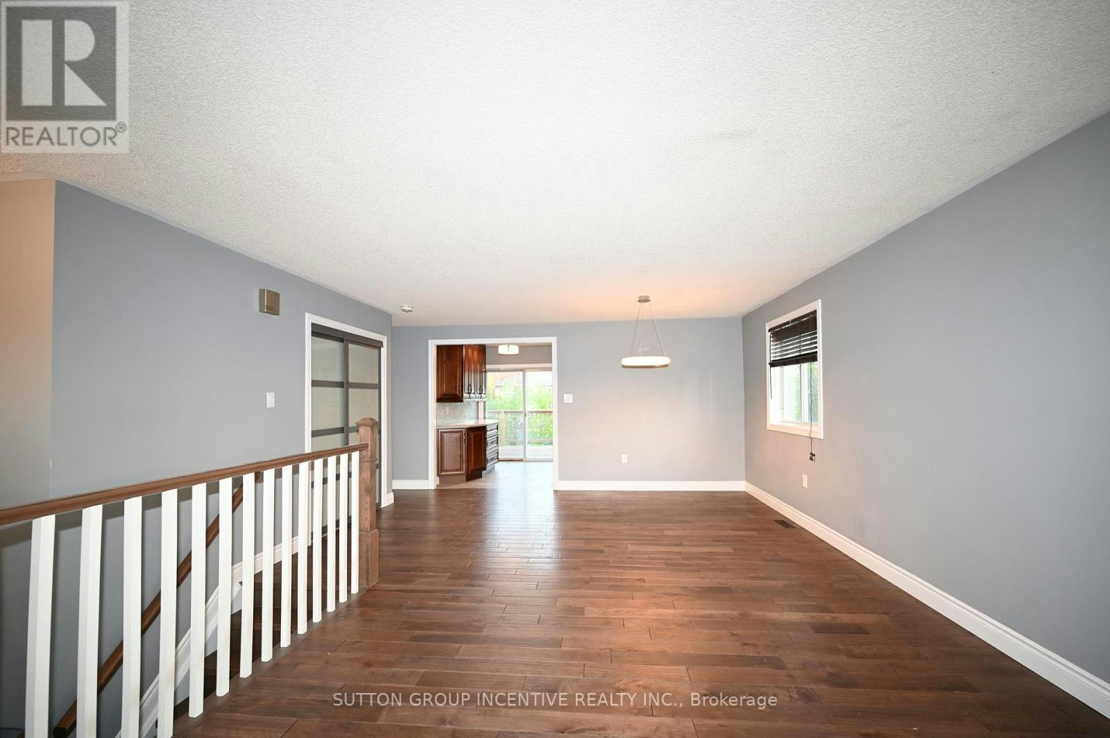 UPPER-39 Jones Drive, Barrie, ON, L4M 6H7 4