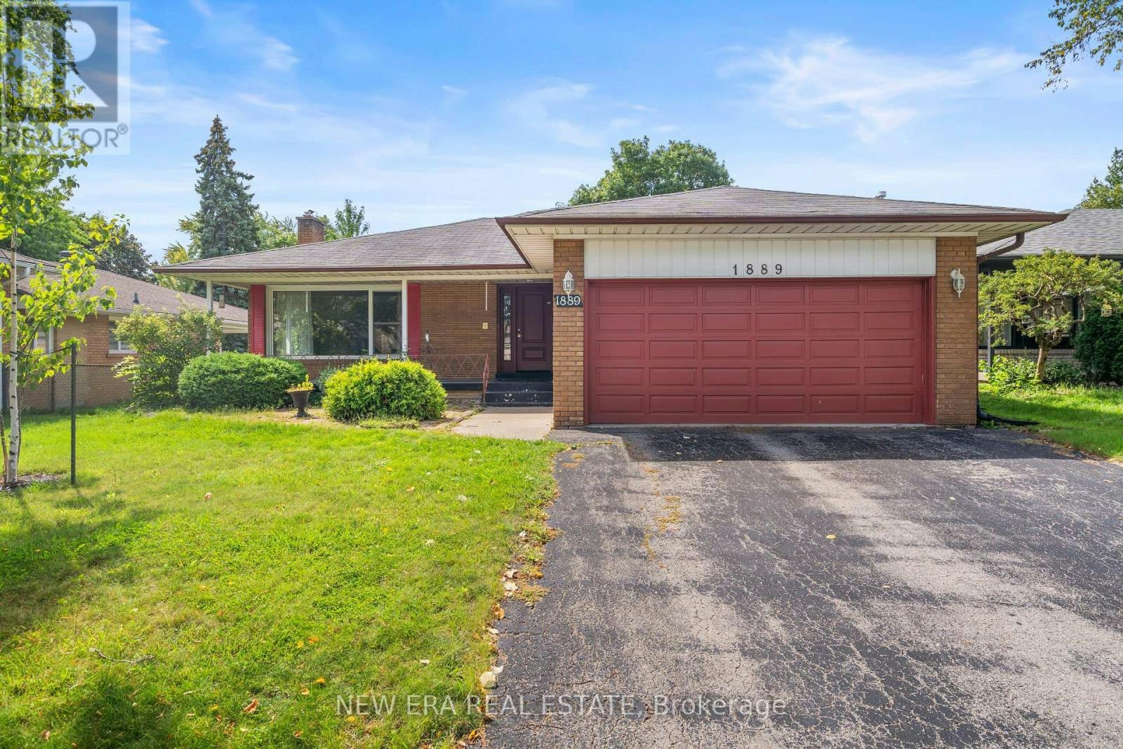 1889 Steepbank Crescent, Mississauga, ON, L4X 1T9
