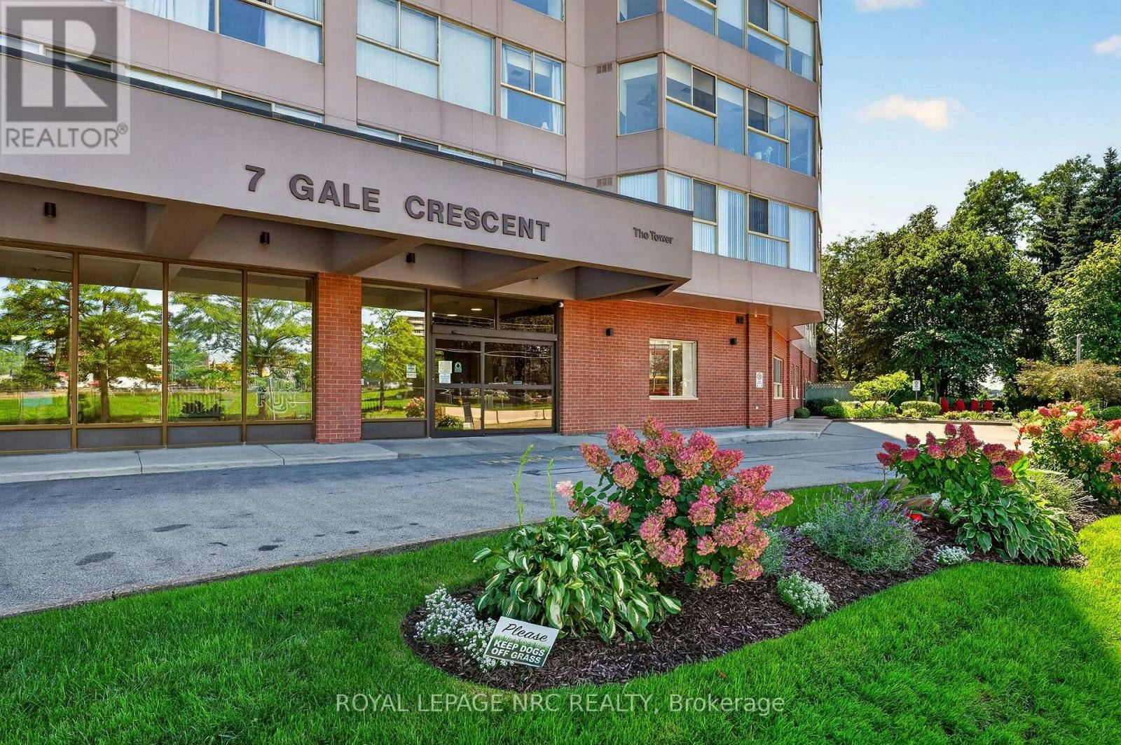 302-7 Gale Crescent, St. Catharines, ON, L2R 7M8