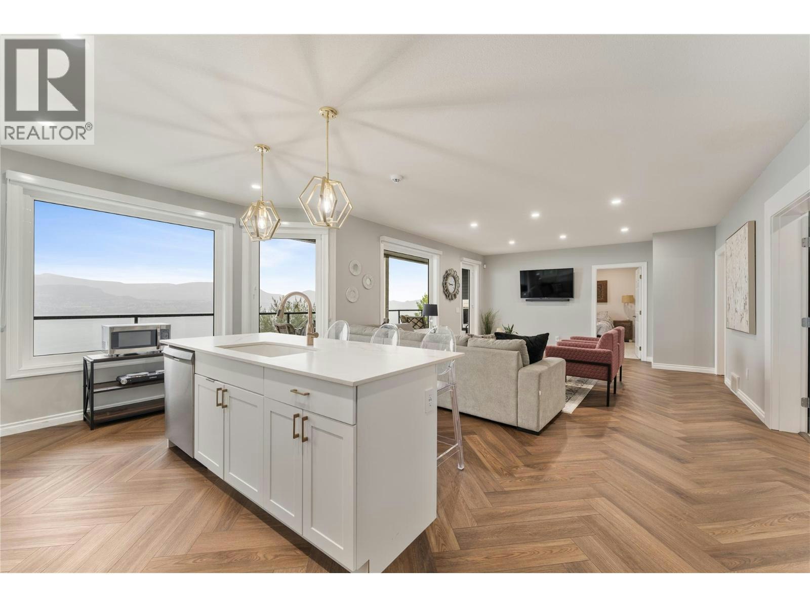 408 Okaview Road, Kelowna, BC, V1W 4K2 - 36