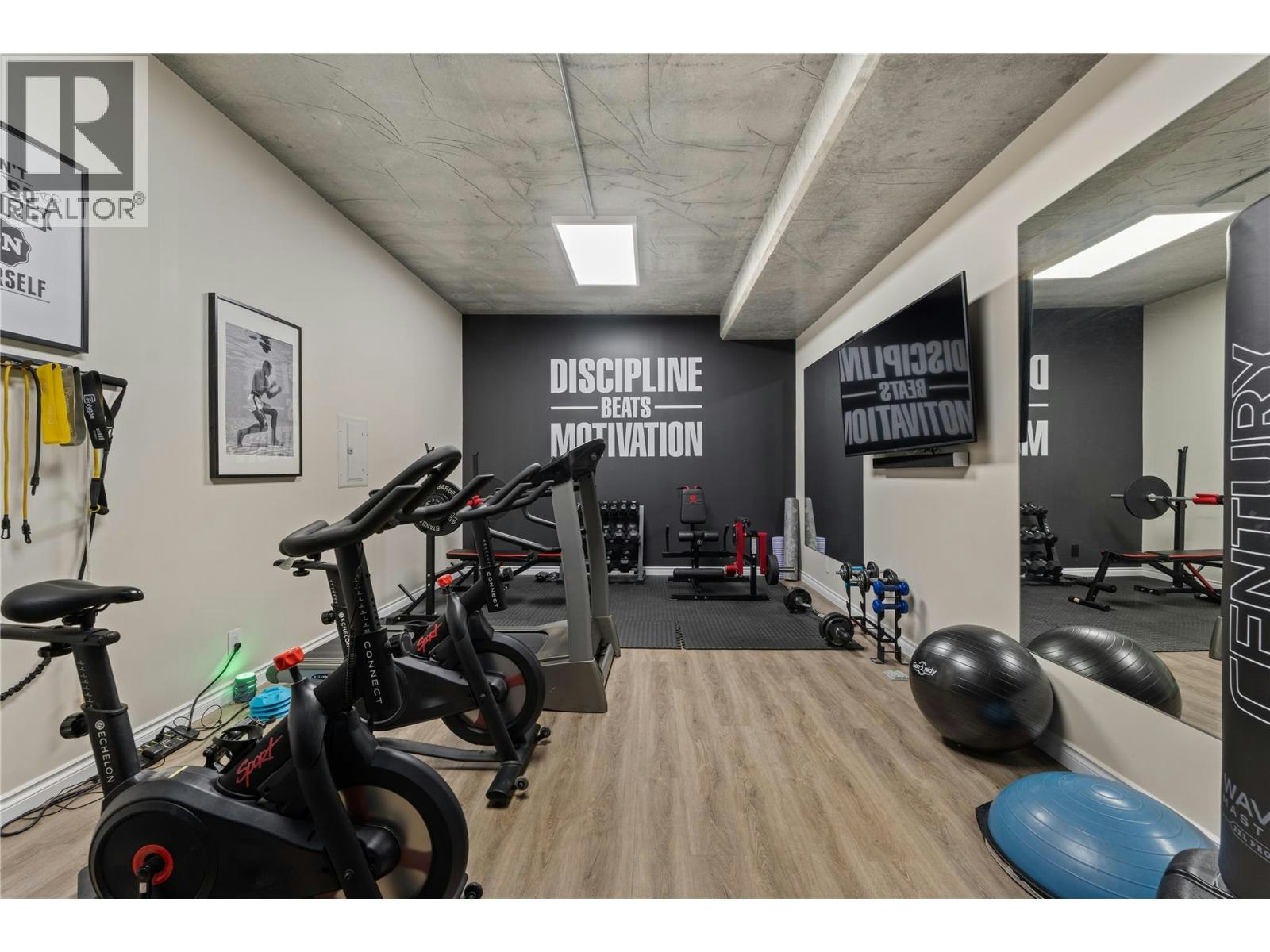 408 Okaview Road, Kelowna, BC, V1W 4K2 - 34