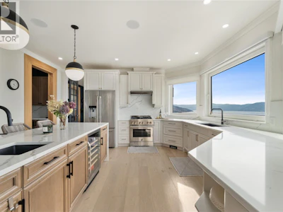 408 Okaview Road - 5