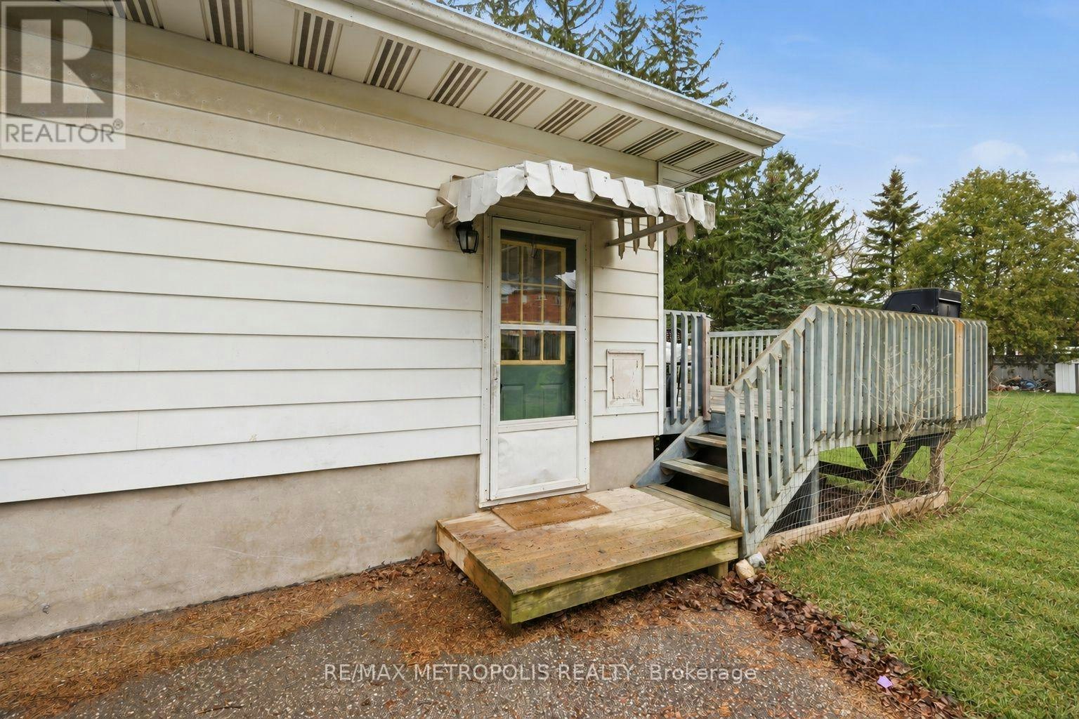 148 Winchester Road E, Whitby, ON, L1M 1X2 - 12