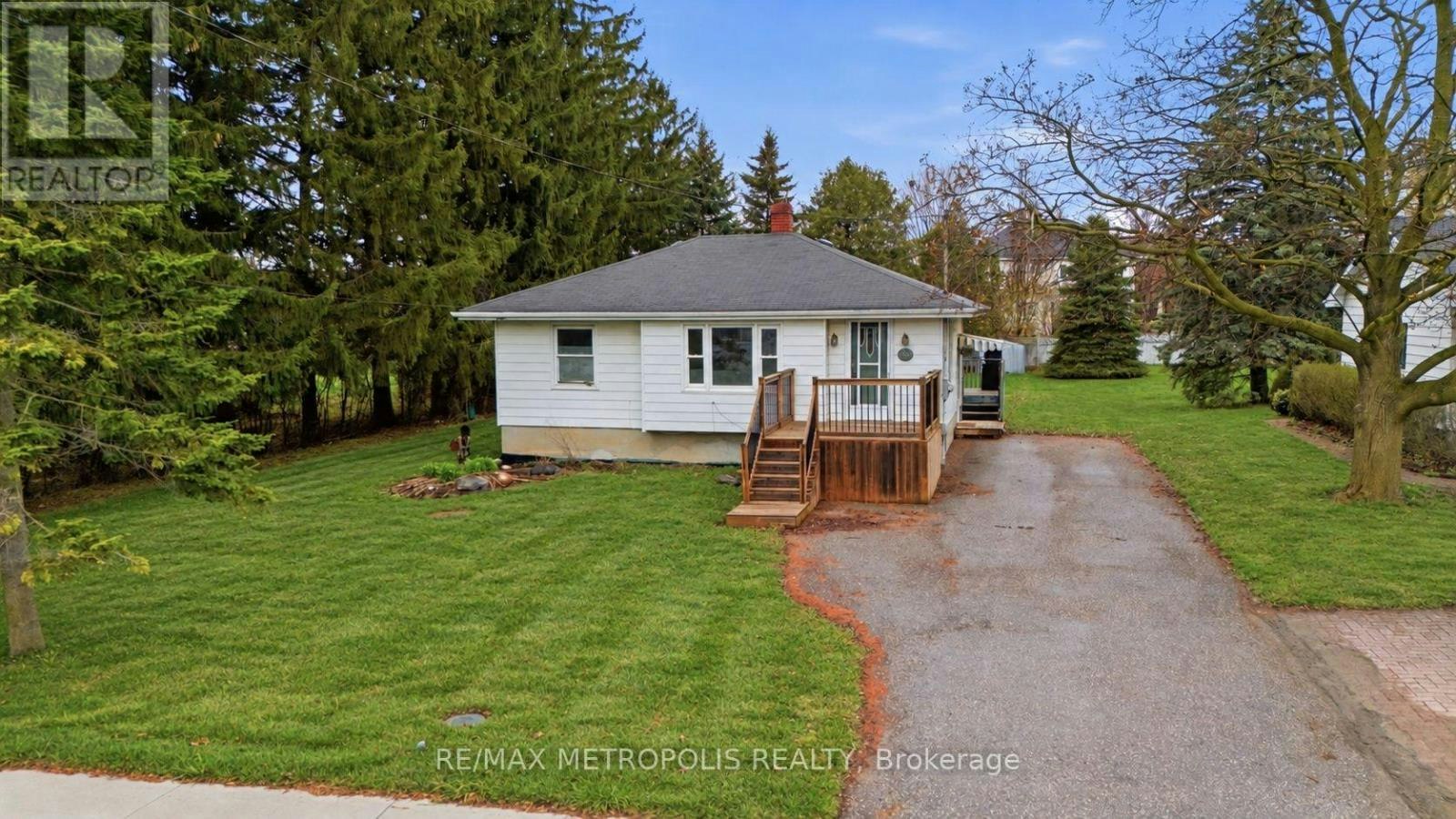 148 Winchester Road E, Whitby, ON, L1M 1X2 - 2